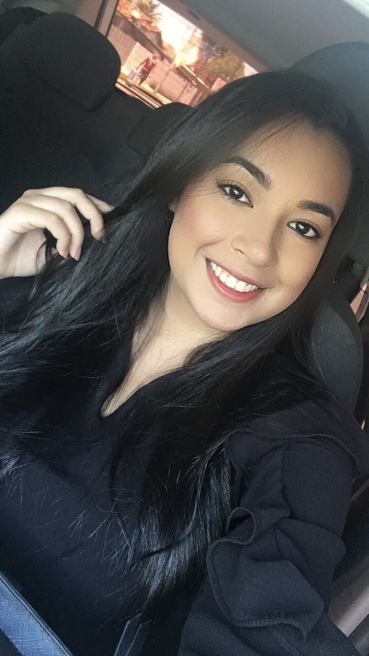 Marina após recuperação capilar pós-gestação com Raiz Bela